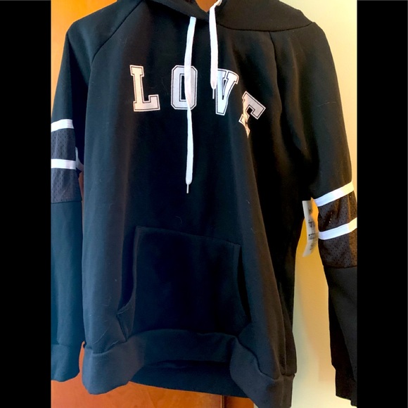 no brand Tops - NWT Love sweatshirt with hood